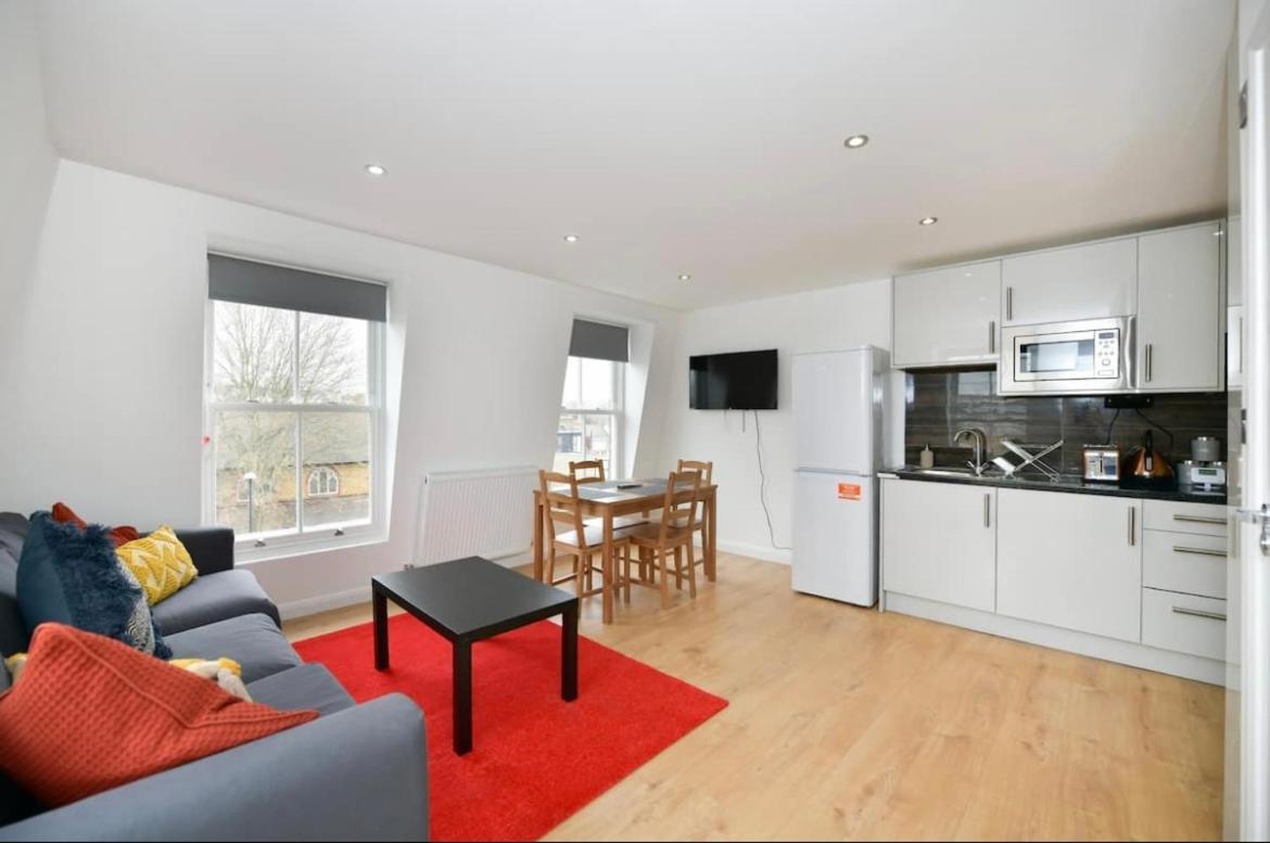 Lovely 2 Bedroom Serviced Penthouse Battersea Park Road London Ngoại thất bức ảnh
