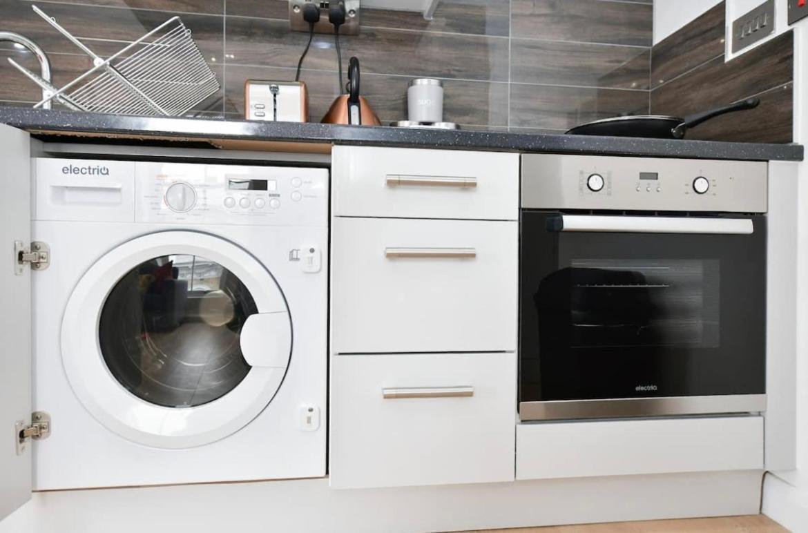 Lovely 2 Bedroom Serviced Penthouse Battersea Park Road London Ngoại thất bức ảnh